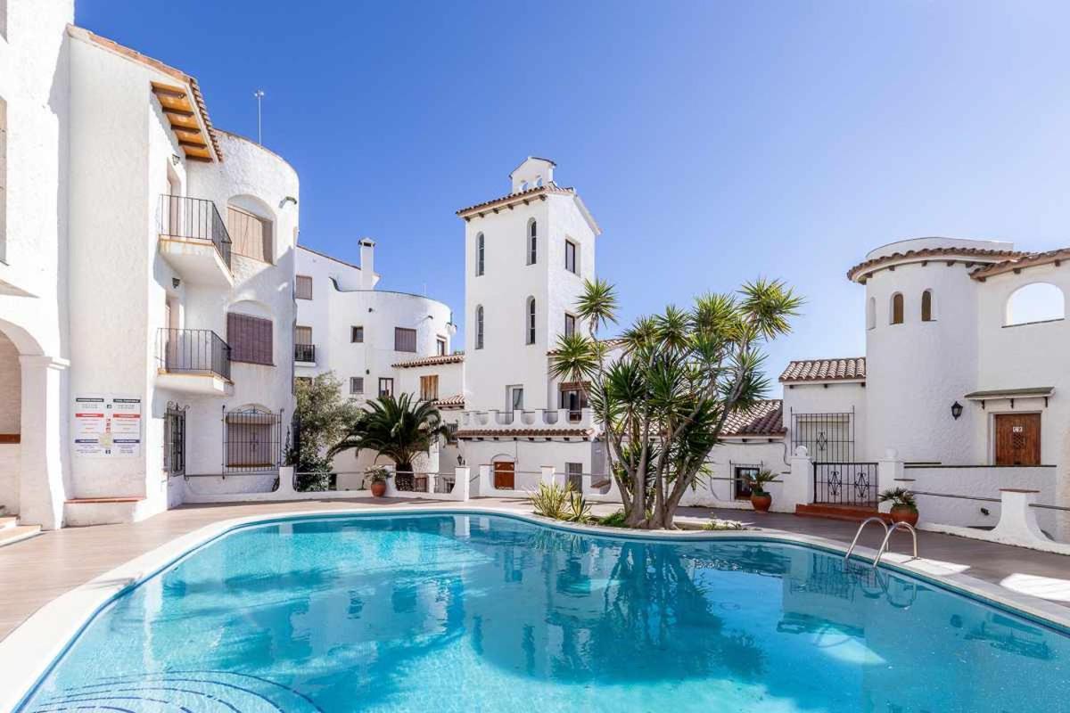 Alojáte en una torre sobre el mar Sitges Exterior foto